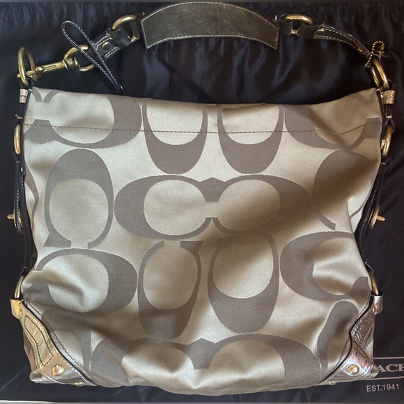Coach Signature Carly Hobo Bag in Gold 13642 - Picture 1 of 8